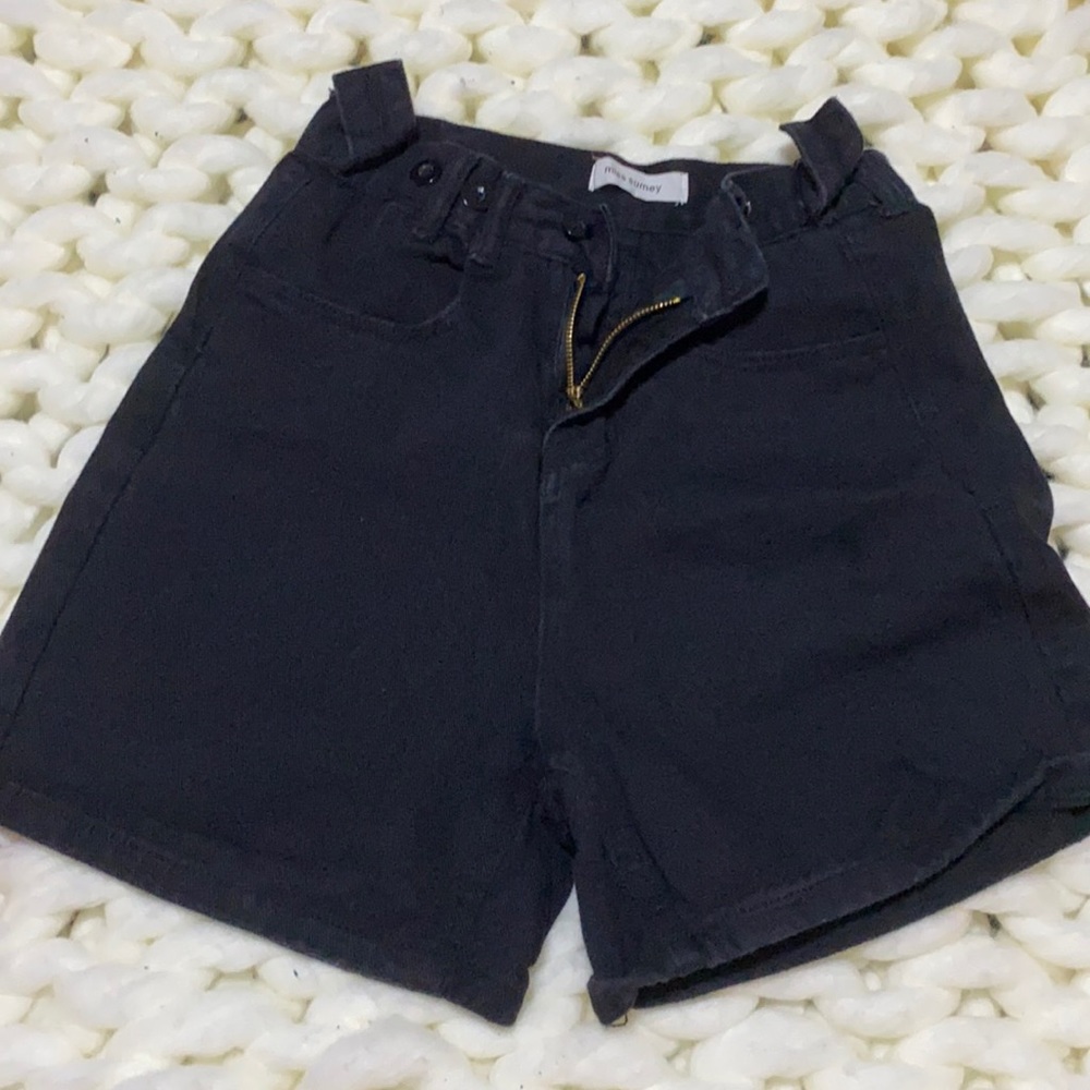 VINTAGE high waisted jean shorts!